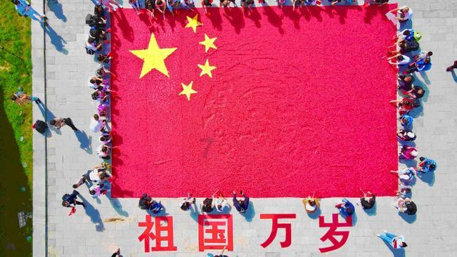 逃离金色的沙漠